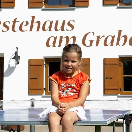 Gaestehaus Am Graben Отель Ройте