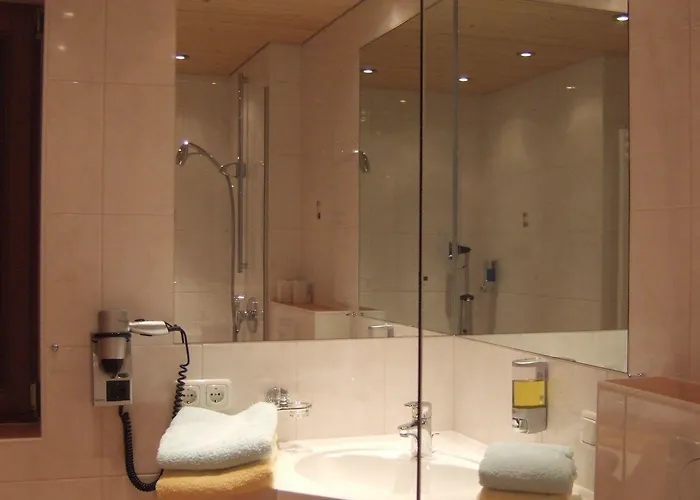 מלון Gaestehaus Am Graben 3*