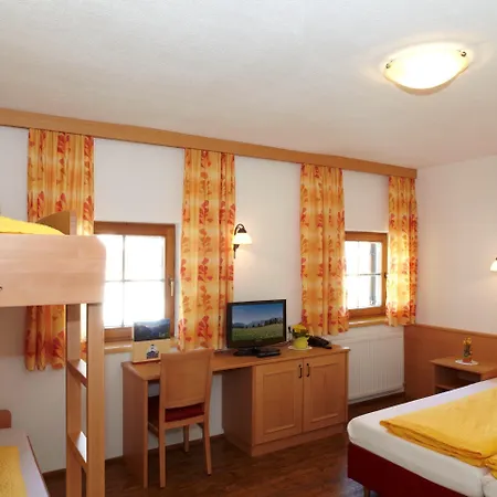 Gaestehaus Am Graben Отель Ройте